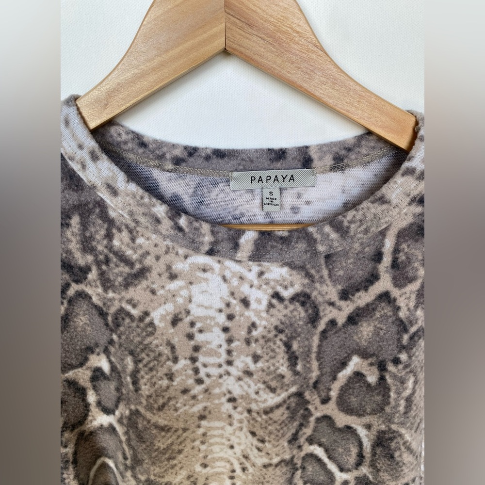 Boutique Print Sweater - Picture 3 of 3